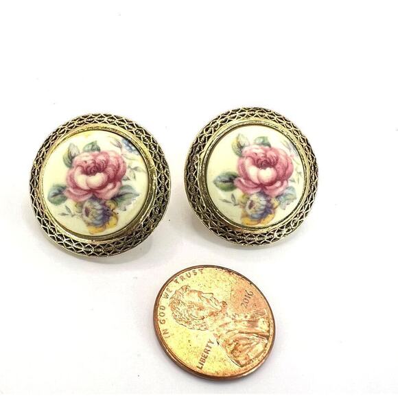 Vintage Floral Transfer Acrylic Stud Earrings Round Ornate Gold Tone Surround - Picture 5 of 5